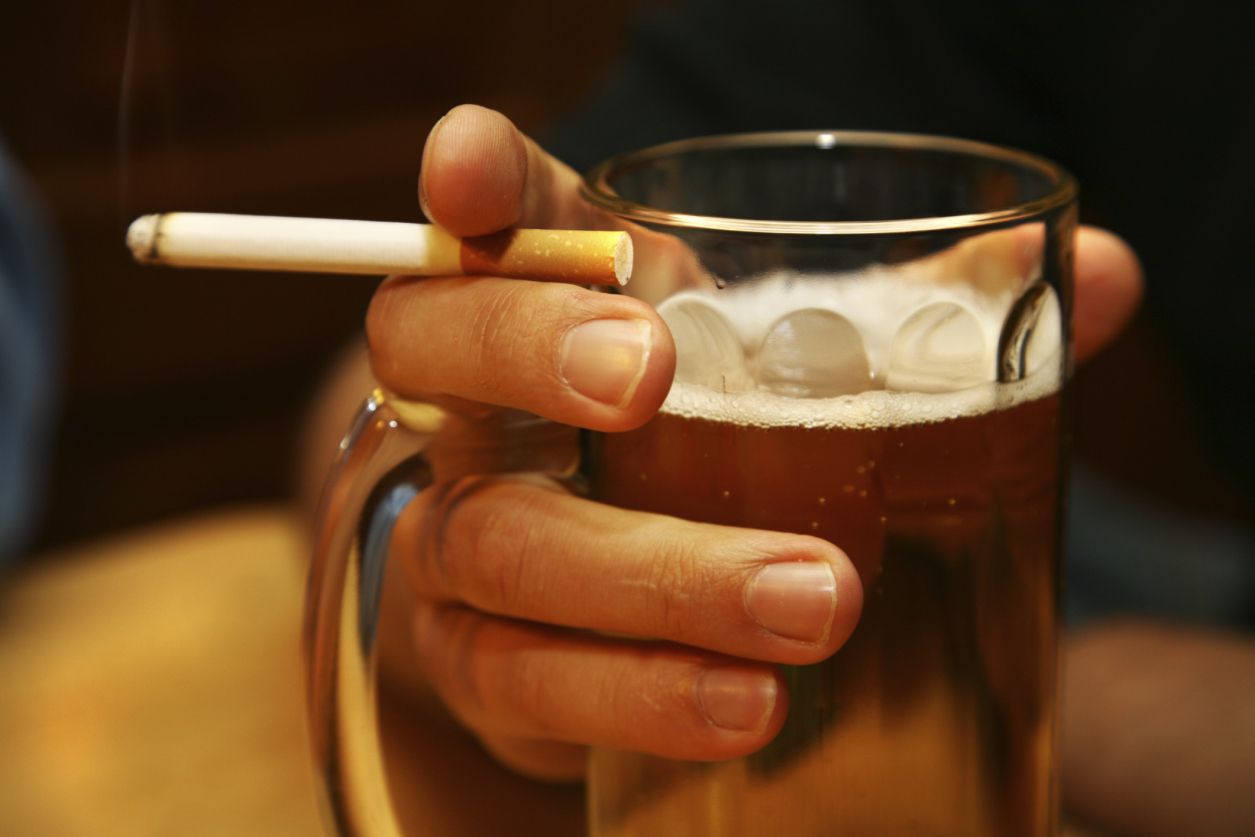 smoker drinker 569fe6ad5f9b58eba4add9d9