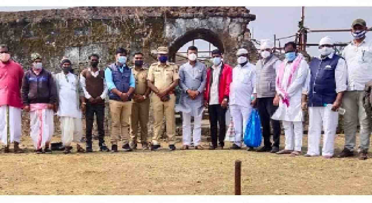 प्रतिकात्मक का होईना लोहगडावर उरुस झालाच! दुर्गप्रेमींना दिल्या नोटीस 1 lohgad3