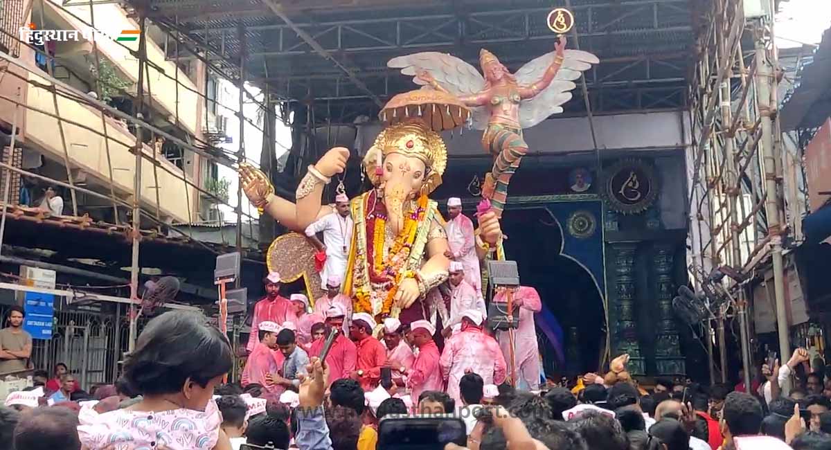 "गणपती बाप्पा मोरया...पुढच्या वर्षी लवकर या" मुंबईतील भव्य मिरवणूकांची क्षणचित्रे 2 Chintamani