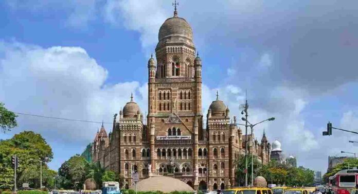 हेल्पलाईनवरील केवळ ७० टक्केच कचऱ्याच्या तक्रारी सोडवता आल्या महापालिकेला