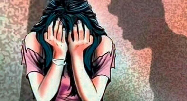 २० वर्षीय प्रवासी तरुणीवर रिक्षाचालकाकडून आरेच्या जंगलात अत्याचार