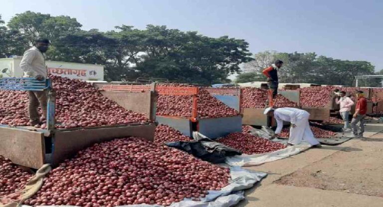 Onion Export Duty :सलग तिसऱ्या दिवशीही कांदा लिलाव बंद
