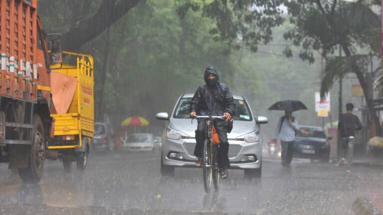Rain Update : कुठे रेड, कुठे ऑरेंज, कुठे यलो अलर्ट ? राज्यात पावसाची काय आहे स्थिती ? जाणून घ्या