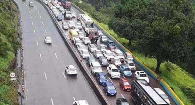 Mumbai -Pune Express way : वाहतूक कोंडी फोडण्यासाठी मुंबई -पुणे एक्स्प्रेसवेच्या आणखी दोन लेन वाढवणार