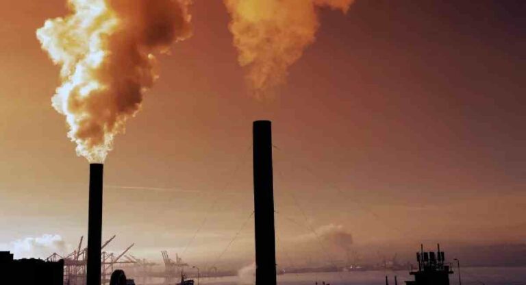 Air Pollution : मुंबईतील प्रदुषणकारी ७७ पाव बेकरी बंद