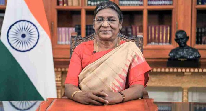 Women Reservation Bill 2023 : महिला विधेयकाला राष्ट्रपतींची मंजुरी, प्रत्यक्षात कधी होणार लागू Women Reservation Bill 2023 : महिला विधेयकाला राष्ट्रपतींची मंजुरी, प्रत्यक्षात कधी होणार लागू