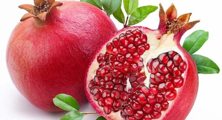 Pomegranate benefits : डाळिंब खाण्याचे आश्चर्यकारक फायदे, वाचा सविस्तर