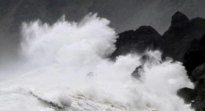 World Tsunami Awareness Day 2023: त्सुनामी नैसर्गिक आपत्तीबाबत जागरुकता वाढवण्यावर भर देणार - युनेस्को World Tsunami Awareness Day 2023: त्सुनामी नैसर्गिक आपत्तीबाबत जागरुकता वाढवण्यावर भर देणार - युनेस्को