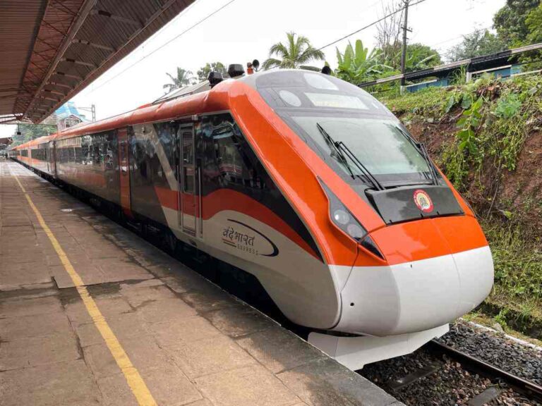 Vande Bharat Express: पुणेकरांच्या सेवेत लवकरच वंदे भारत स्लीपर एक्स्प्रेस दाखल, प्रवासासाठी किती वेळ लागेल? वाचा सविस्तर...