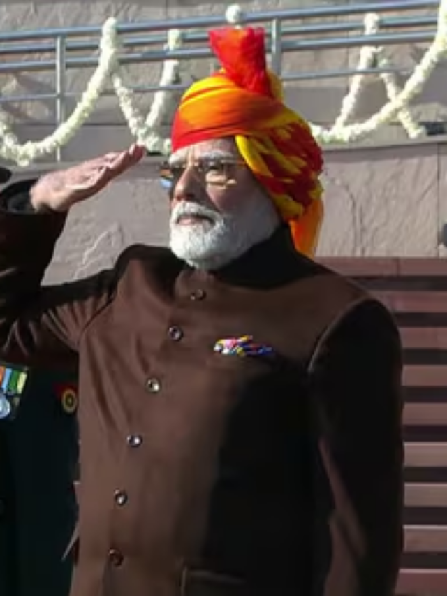 Republic Day : २०१५ पासून आतापर्यंत वेगवेगळ्या पगड्यांसह प्रजासत्ताक दिनी पंतप्रधानांची १० छायाचित्रे
