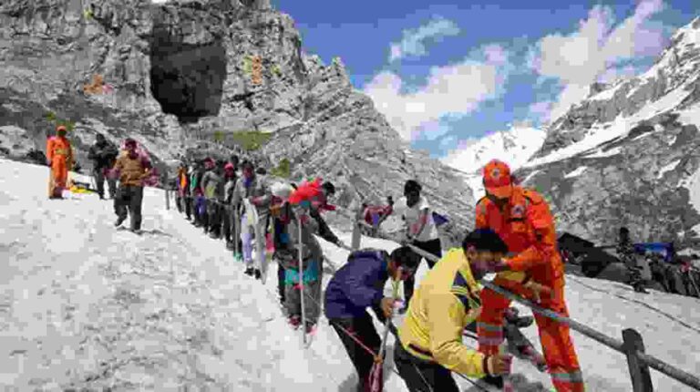 Amarnath Yatra : जम्मू-काश्मीरमधील स्थानिक प्रशासन अॅक्शन मोडवर, मुख्यमंत्री म्हणाले, “आगामी Amarnath Yatra”