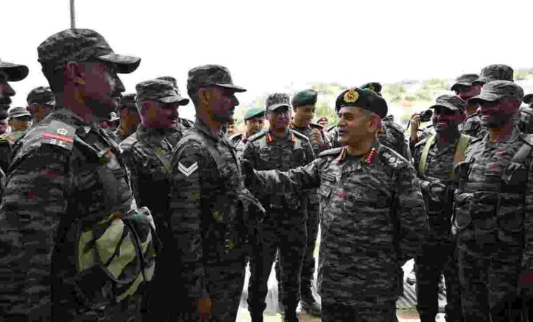 ‘सैन्यदलांच्या शौर्य आणि निपुणता…’; Operation Sindoor नंतर पहिल्यांदाच सीडीएस प्रमुखांच्या लष्करी तळांना भेटी