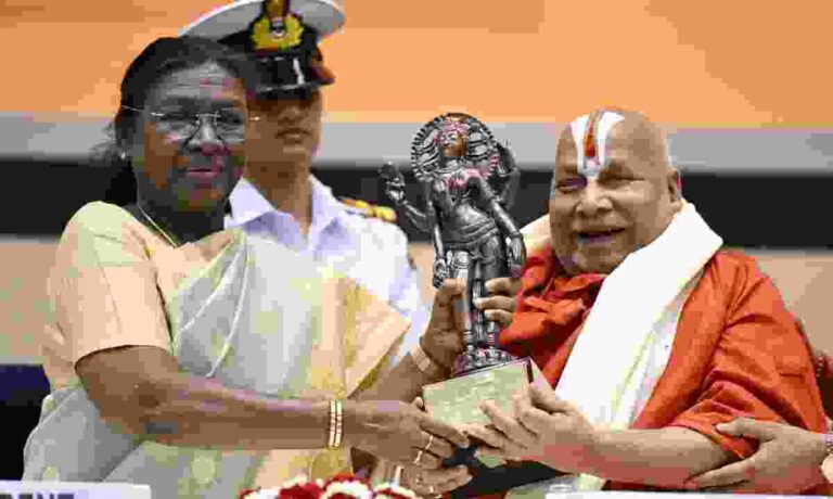 Dnyanpith Award : ५८वा ज्ञानपीठ पुरस्कार विजेत्यांचा राष्ट्रपतींच्या हस्ते सन्मान