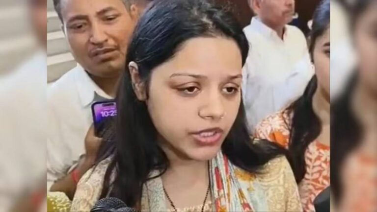 पहिल्या नौदल प्रमुखांच्या मुलीची पोस्ट व्हायरल; “प्रिय Himanshi Narwal, जवानाची तू एक आदर्श पत्नी…धन्यवाद तुला”