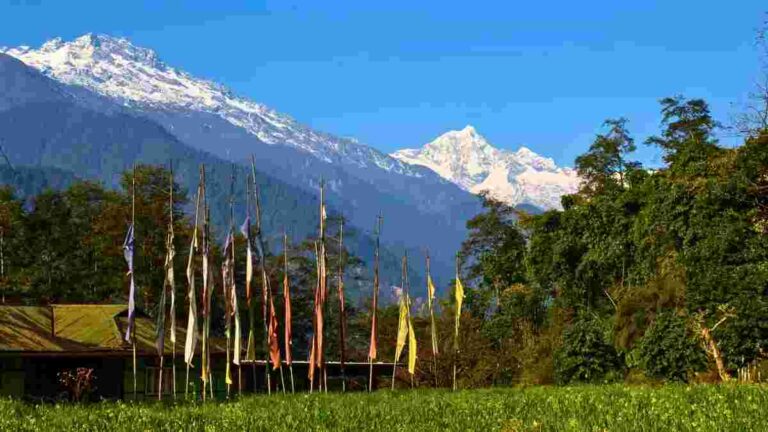 Sikkim Tourism : नैसर्गिक विविधतेने परिपूर्ण सिक्कीम पर्यटकांना का खुणावतो?, ‘या’ पर्यायातून मिळेल अविस्मरणीय अनुभूती