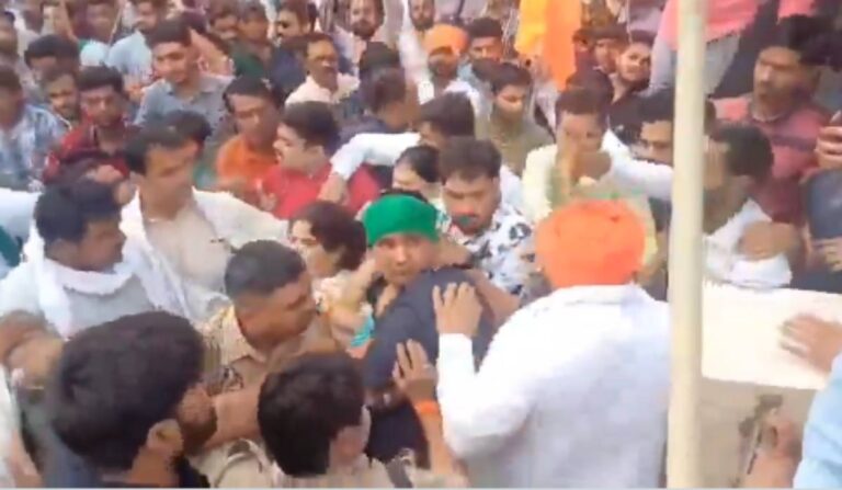 सिंधूचे पाणी थांबवणे चुकीचे म्हणणाऱ्या Rakesh Tikait यांना पगडी काढून पिटाळून लावले