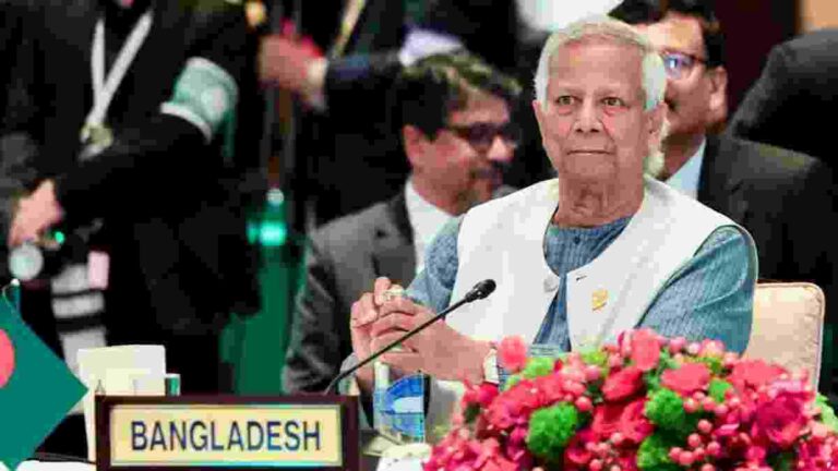 Bangladesh : माजी निवडणूक आयुक्तांविरोधात देशद्रोहाचा खटला; सार्वत्रिक निवडणुकीत हेराफेरीचा आरोप