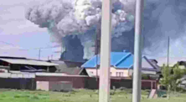 Russia-Ukraine War : रशियाच्या हवाई तळांवर आणि लष्करी विमानांवर मोठा ड्रोन हल्ला