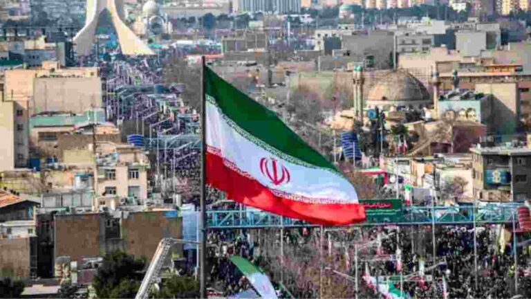 Iran Terrorist Attack : इराणमधील न्यायालयीन इमारतीवर भीषण गोळीबार; किमान ८ जणांचा बळी