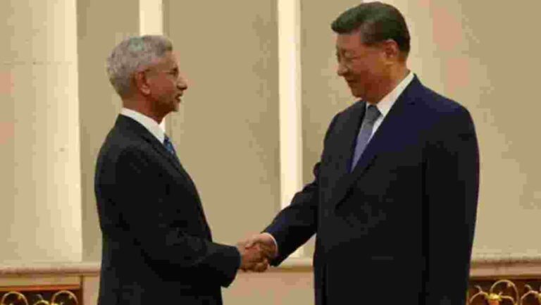 S Jaishankar China Tour :   तब्बल सहा वर्षानंतर परराष्ट्रमंत्र्यांनी घेतली चीनच्या राष्ट्राध्यक्षांची भेट; भेटीत नेमकं काय घडलं? 