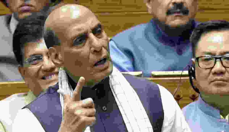 Parliament Monsoon Session : ‘नागपंचमीला नागाला दूध पाजणे म्हणजे…’; संरक्षणमंत्र्यांचा विरोधकांना खोचक सल्ला