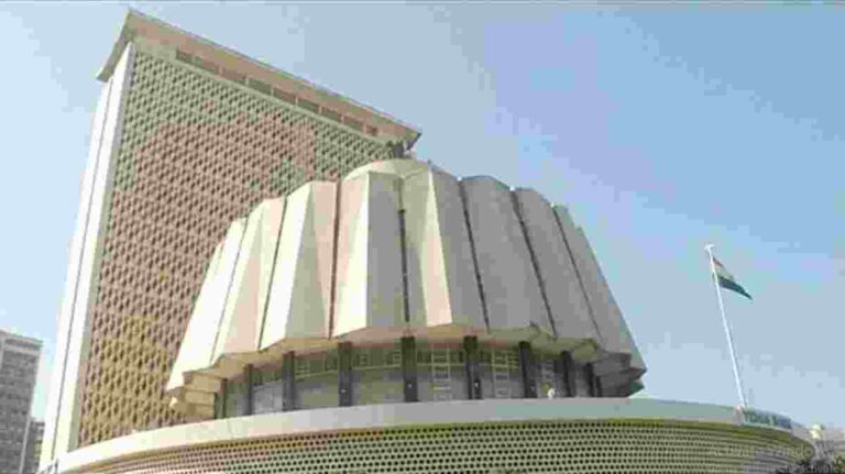 Monsoon Session :  विधानभवनातील ‘त्या’ प्रकारानंतर आमदारांनी सभागृहात व्यक्त केला खेद