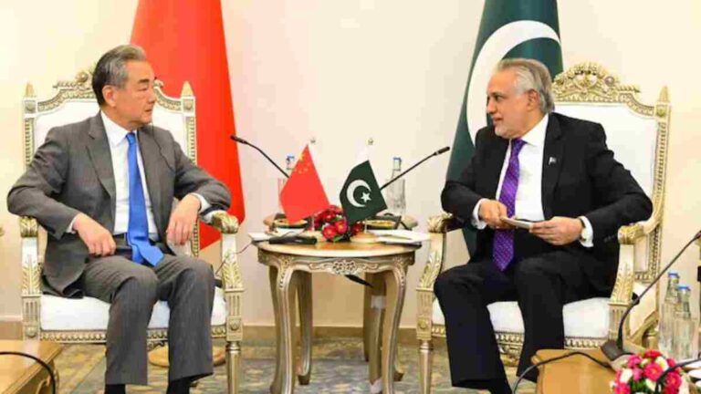 China-Pakistan CPEC projects : पाकिस्तान चीनकरिता घालतंय पायघड्या; परराष्ट्रमंत्र्यांची इस्लामाबादमध्ये चर्चा