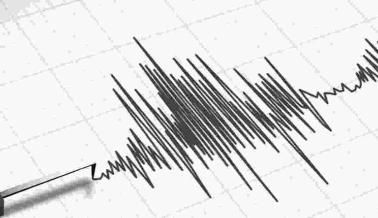 Earthquake :   कुरिल बेटांवर भूकंपाचे जोरदार हादरे, अफगाणिस्तानातही धक्के; नागरिकांमध्ये भीतीचे वातावरण