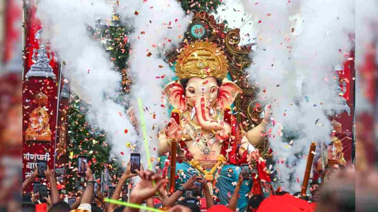 ganesh chaturthi :  आप्तेष्टांना द्या गणेश चतुर्थीच्या मराठीतून शुभेच्छा; जाणून घ्या खास संदेश