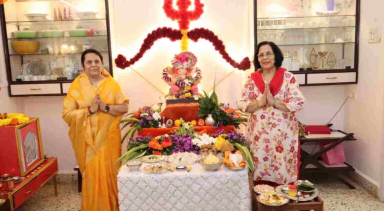 Ganeshotsav 2025 :   विधानपरिषदेच्या उपसभापती डॉ. नीलम गोऱ्हे यांच्या घरी श्रीगणेशाची प्रतिष्ठापना