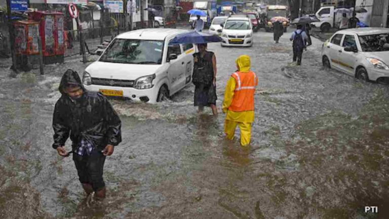 Dharashiv Heavy Rain : अतिवृष्टीने हादरलेला धाराशिव; मोठा राजकीय दौरा ठरला चर्चेचा विषय !
