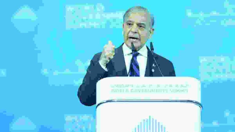 पाकिस्तानच्या स्वातंत्र्यदिनी Shehbaz Sharif यांनी भारताविरोधात ओकली गरळ