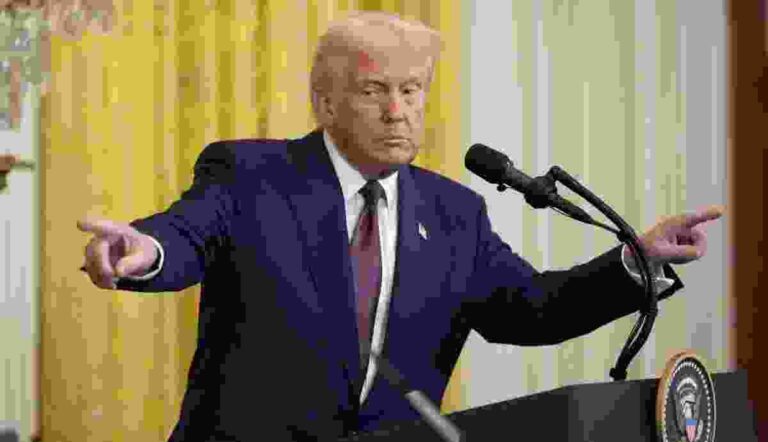 America :   ट्रम्प सरकारचे कठोर धोरण; ७ महिन्यांत १७०० हून अधिक भारतीयांना केले हद्दपार