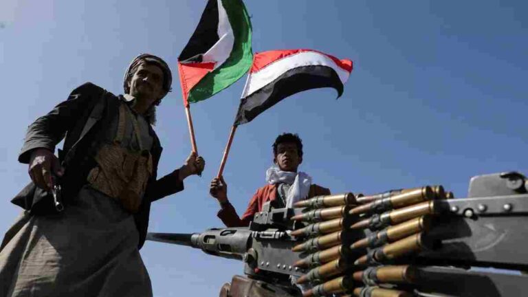 yemen Houthi rebels raid :   हुथी बंडखोरांचा संयुक्त राष्ट्रांच्या कार्यालयावर हल्ला; ११ कर्मचाऱ्यांना ठेवले ओलीस