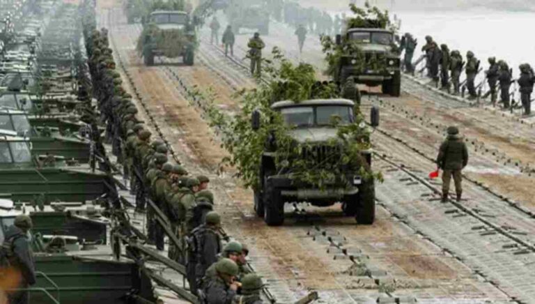 Poland News :   युरोपवर युद्धाचे मळभ; पोलंडमध्ये हाय अलर्ट, सीमेवर मोठा फौजफाटा तैनात