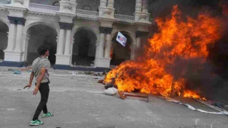 Nepal Gen Z Protest Violence :  नेपाळमधील हिंसक आंदोलनात माजी पंतप्रधानांच्या पत्नीची हत्या