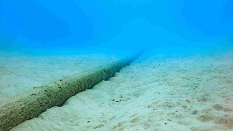 Red Sea cable cuts : केबल कट झाल्याने भारतासह संपूर्ण आशियात इंटरनेट संकट; कोट्यवधी वापरकर्त्यांना फटका