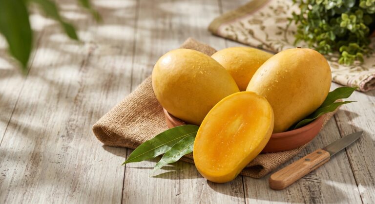 Mango: दिवसभरात किती आंबे खावेत ? आहारशास्त्र सांगते...