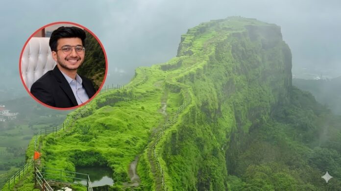 Pune News: लोहगड किल्ल्यावर फोटो काढतान तोल जाऊन ४०० फूट खोल दरीत कोसळला, तरुणाचा दुर्दैवी मृत्यू Pune News: लोहगड किल्ल्यावर फोटो काढतान तोल जाऊन ४०० फूट खोल दरीत कोसळला, तरुणाचा दुर्दैवी मृत्यू